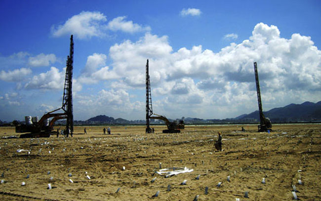 深圳機場飛行區擴建陸域形成及軟基處理工程